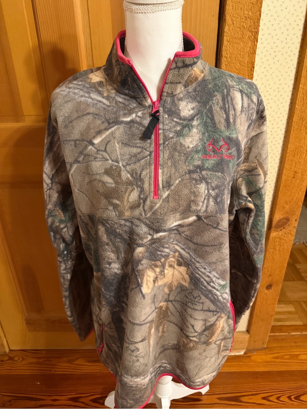 Realtree Woman’s Camo Fleece Pullover with Pink Trim